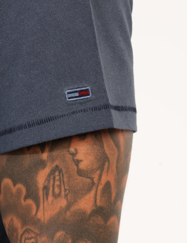 T-shirt Tommy Hilfiger Grigio - T-shirt classica in total blu/grigio con piccola stampa logo brand ad altezza cuore, più sta