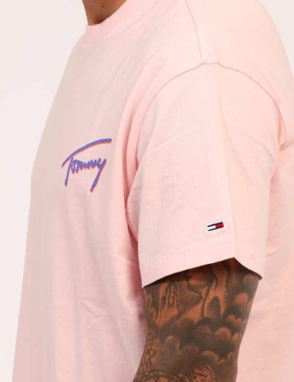 T-shirt Tommy Hilfiger Rosa - T-shirt classica in total rosa con piccola stampa logo brand ad altezza cuore, più big stampa
