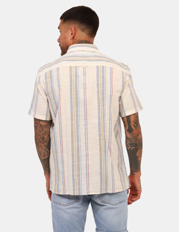 Camicia Tommy Hilfiger Beige - Camicia casual a maniche corte, su base beige con fantasia rigata azzurra e arancione. La ves