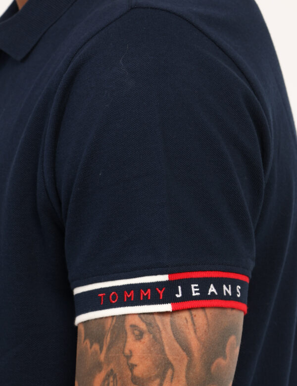 Polo Tommy Hilfiger Blu - Polo classica in total blu con logo ricamato ad altezza cuore in blu e rosso richiamato nel profil