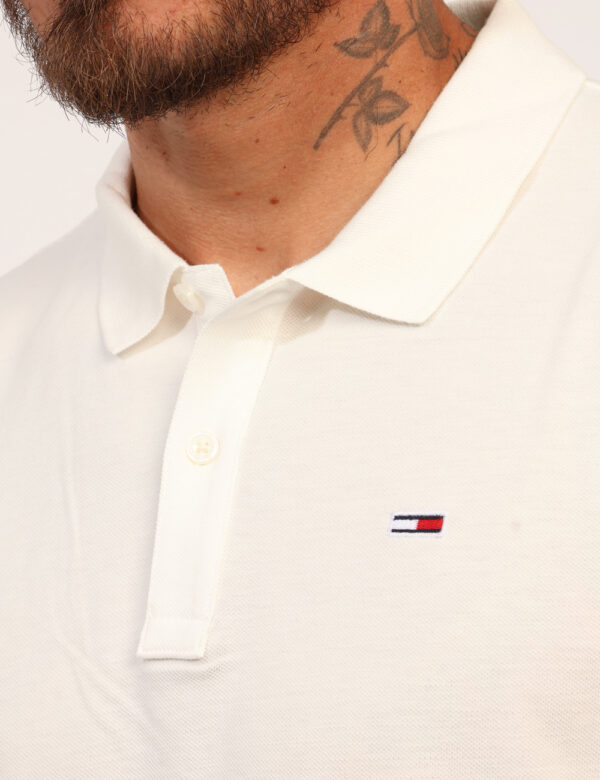 Polo Tommy Hilfiger Bianco - Polo classica in total bianco con logo ricamato ad altezza cuore in blu e rosso richiamato nel