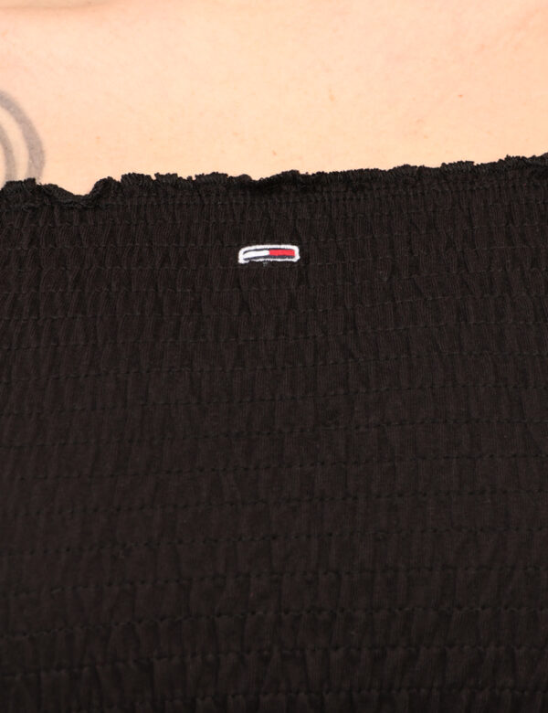 Top Tommy Hilfiger Nero - Top corto in total nero, scollo a barchetta, tessuto arricciato ed elasticizzato con piccolo logo