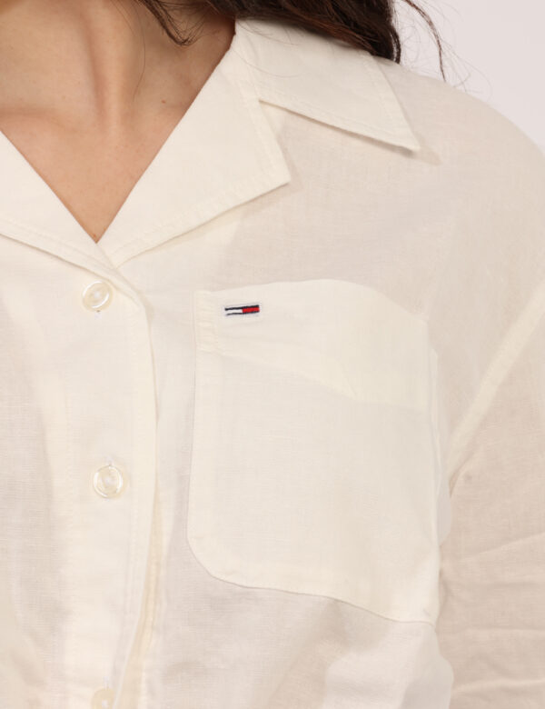 Camicia Tommy Hilfiger Bianco - Camicia a maniche corte in total bianco, con taschino a toppa a nodo che si allaccia in giro
