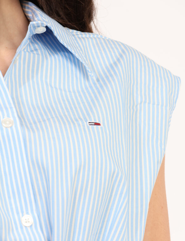 Camicia Tommy Hilfiger Azzurro - Camicia a maniche corte rigata in bianco e azzurro, con piccolo logo brand e nodo che si al