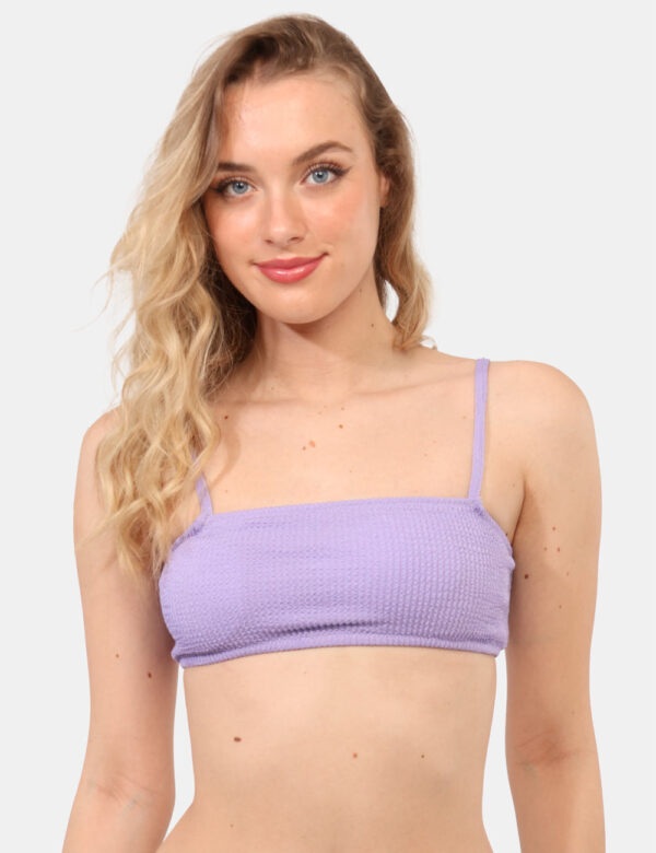Costume top F**K Lilla - Costume modello top a fascia, in total lilla con tessuto arricciato e spalline strette regolabili.