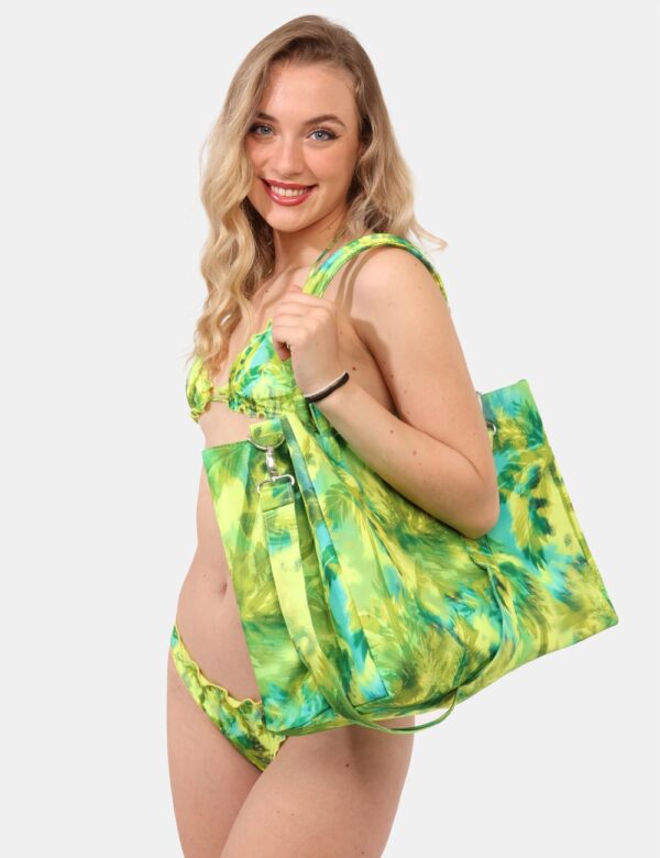 Borsa mare F**K Verde - Borsa mare di grandi dimensioni, su fantasia colorata tendente al verde e con chiusura a coulisse. L