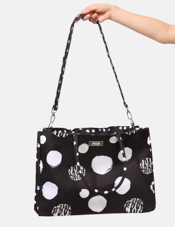 Borsa mare F**K Nero - Borsa mare di grandi dimensioni, su fantasia colorata nera e pois bianchi, con chiusura a coulisse. L