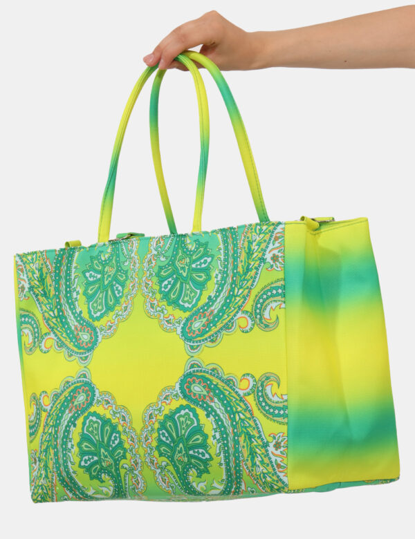 Borsa mare F**K Giallo - Borsa mare di grandi dimensioni, su fantasia colorata gialla e verde, con chiusura a coulisse. L'in
