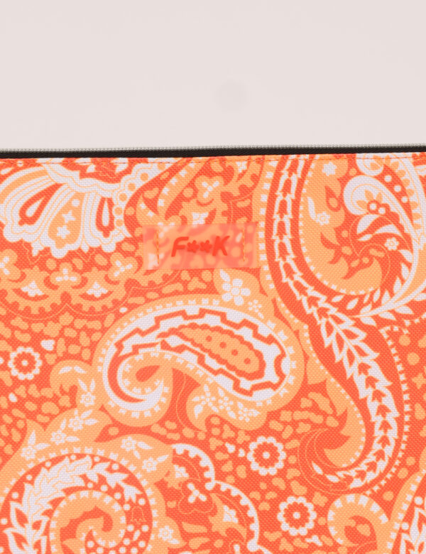 Pochette mare F**K Arancione - Pochette mare di medie dimensioni in fantasia tendente all'arancione. Chiusura affidata a zip