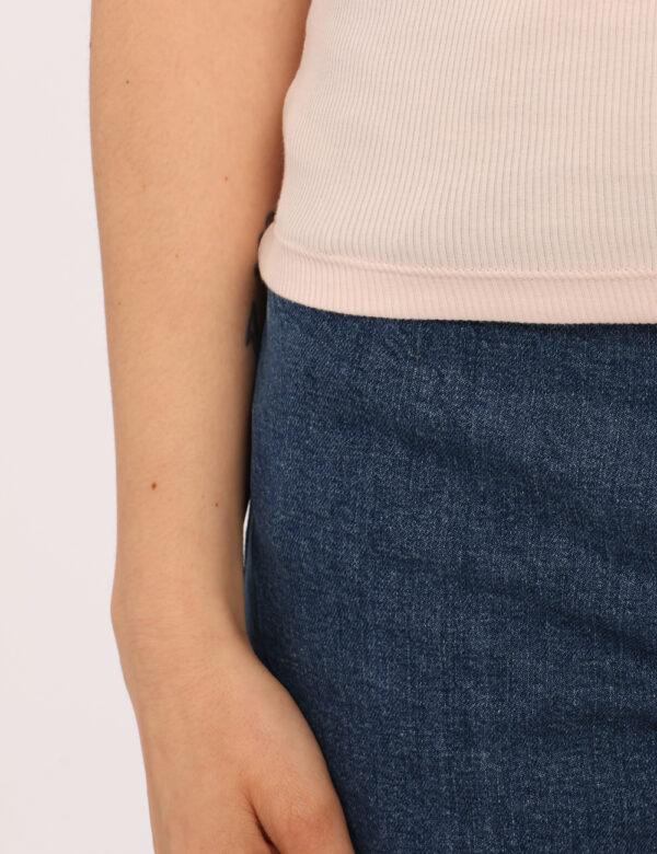 Top Calvin Klein Rosa - Cod. art. J20J225302 OZVi ricordiamo che tutti i nostri articoli sono originali.