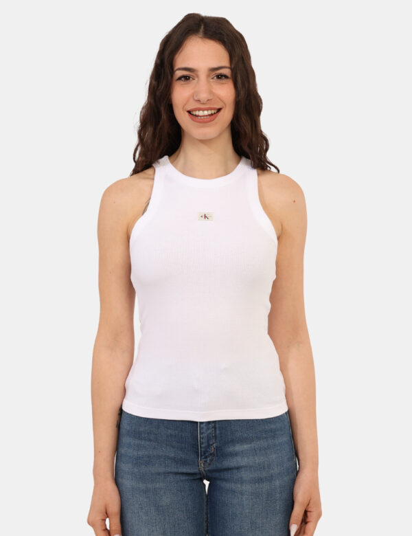 Top Calvin Klein Bianco - Cod. art. J20J225302 OZVi ricordiamo che tutti i nostri articoli sono originali.
