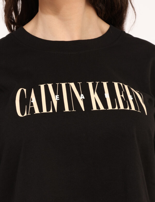 T-shirt Calvin Klein Nero - Cod. art. J20J225578 OZVi ricordiamo che tutti i nostri articoli sono originali.