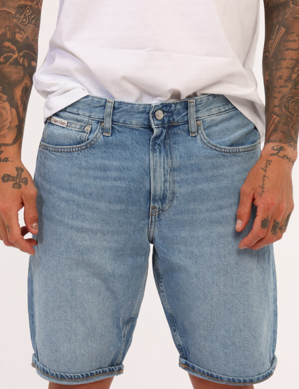 Bermuda Calvin Klein Blu - Cod. art. J30J327513 OZVi ricordiamo che tutti i nostri articoli sono originali.