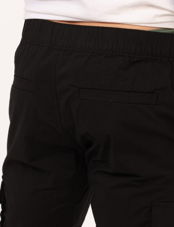 Pantaloni Calvin Klein Nero - Cod. art. J30J327614 OZVi ricordiamo che tutti i nostri articoli sono originali.