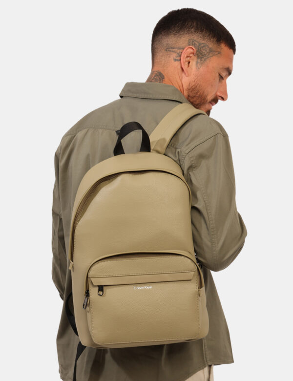 Zaino Calvin Klein Verde - Cod. art. K50K511595 SZVi ricordiamo che tutti i nostri articoli sono originali.