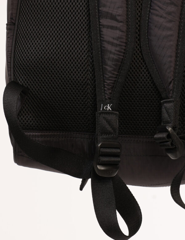Zaino Calvin Klein Nero - Cod. art. K50K511720 SZVi ricordiamo che tutti i nostri articoli sono originali.