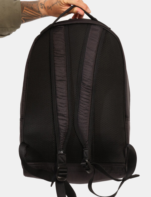 Zaino Calvin Klein Nero - Cod. art. K50K511720 SZVi ricordiamo che tutti i nostri articoli sono originali.