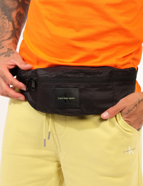 Borsello Calvin Klein Nero - Cod. art. K50K511792 SZVi ricordiamo che tutti i nostri articoli sono originali.