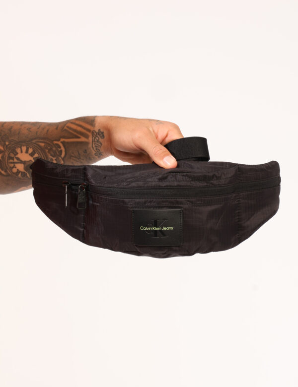 Borsello Calvin Klein Nero - Cod. art. K50K511792 SZVi ricordiamo che tutti i nostri articoli sono originali.