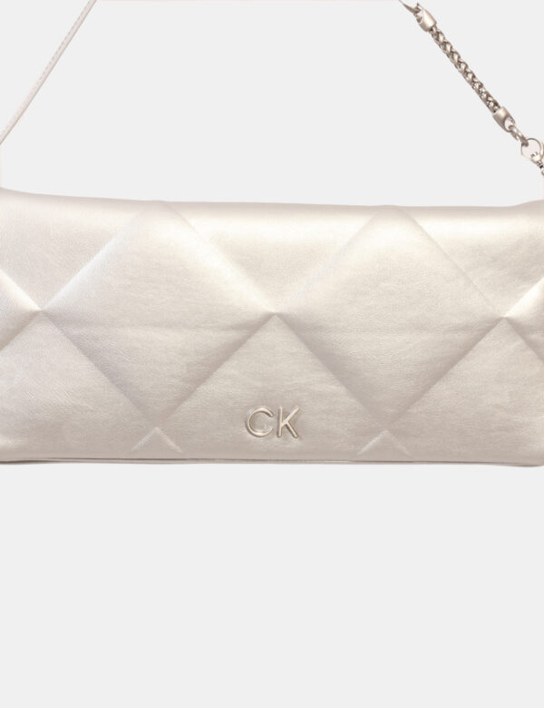 Borsa Calvin Klein Grigio - Cod. art. K60K611449 SZVi ricordiamo che tutti i nostri articoli sono originali.