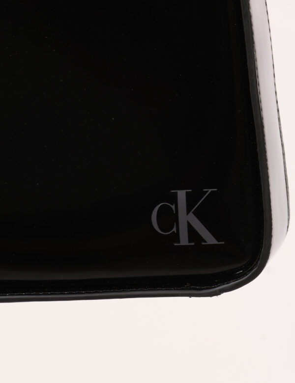 Borsa Calvin Klein Nero - Cod. art. K60K611819 SZVi ricordiamo che tutti i nostri articoli sono originali.