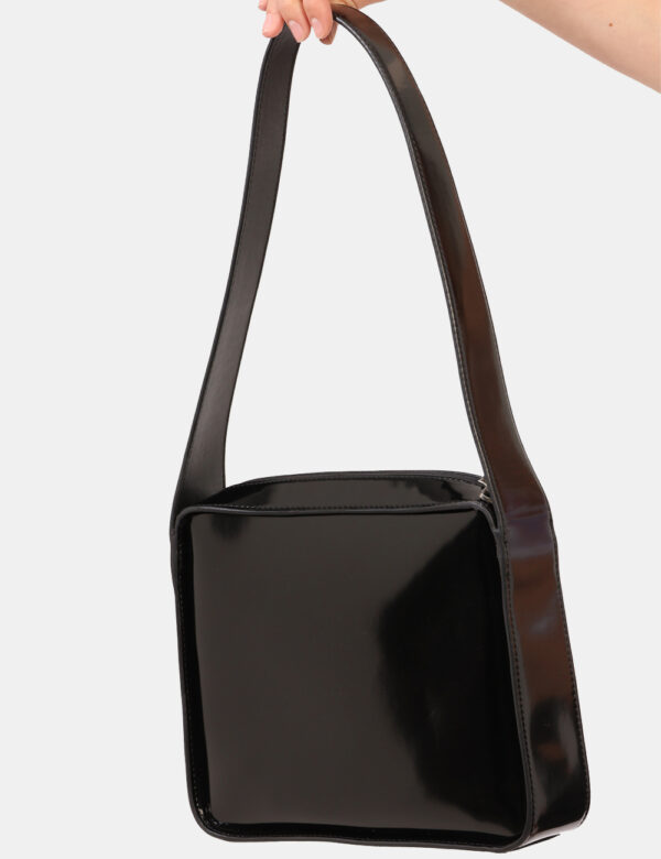 Borsa Calvin Klein Nero - Cod. art. K60K611819 SZVi ricordiamo che tutti i nostri articoli sono originali.