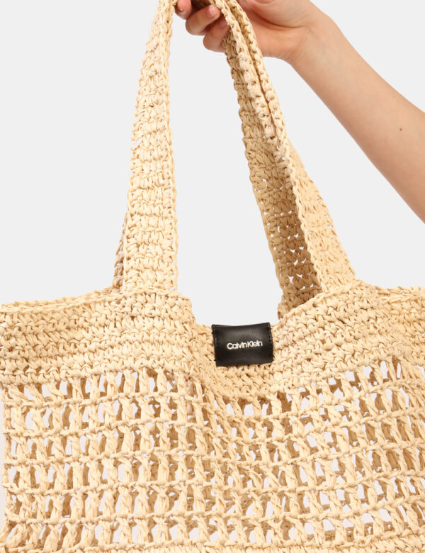 Borsa Calvin Klein Beige - Cod. art. K60K611911 SZVi ricordiamo che tutti i nostri articoli sono originali.