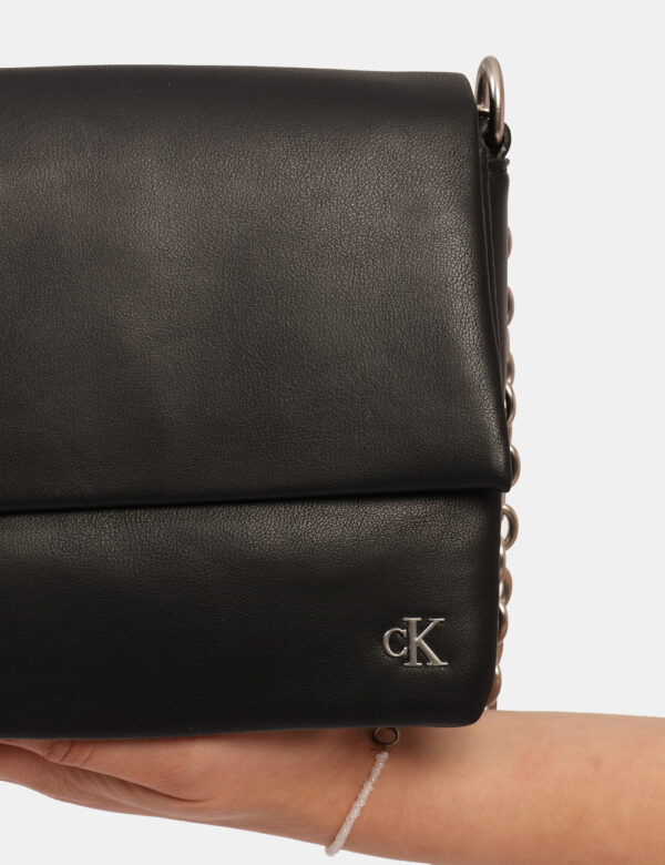Borsa Calvin Klein Nero - Cod. art. K60K611947 SZVi ricordiamo che tutti i nostri articoli sono originali.