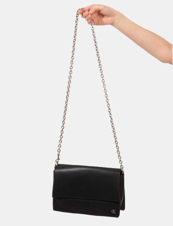 Borsa Calvin Klein Nero - Cod. art. K60K611947 SZVi ricordiamo che tutti i nostri articoli sono originali.