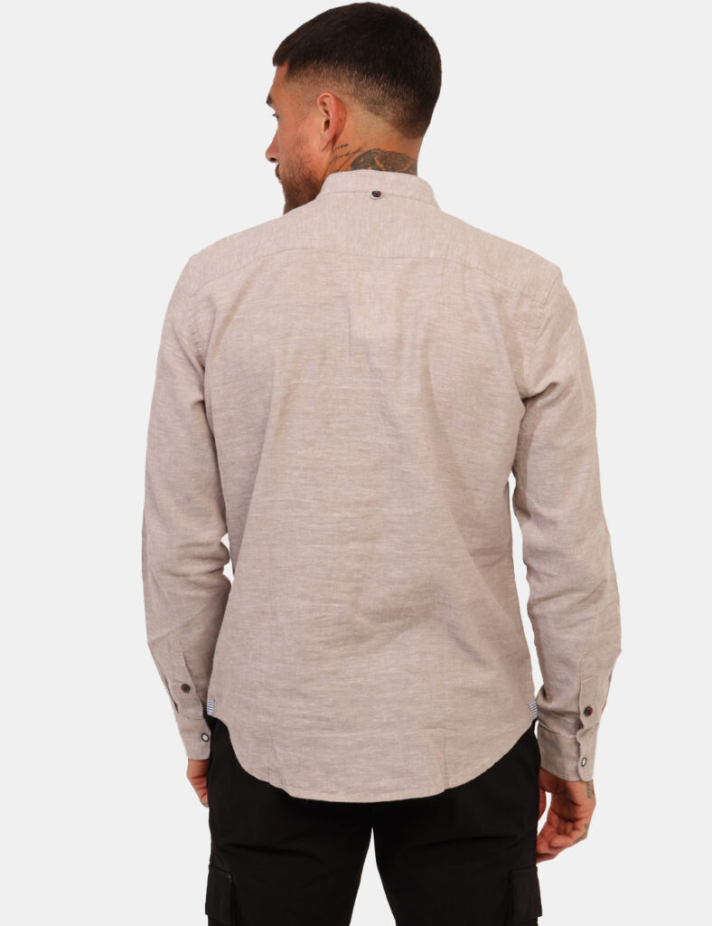 Camicia Concept83 Beige - Camicia in lino in total beige, con colletto alla coreana e taschino a taglio ad altezza cuore. La