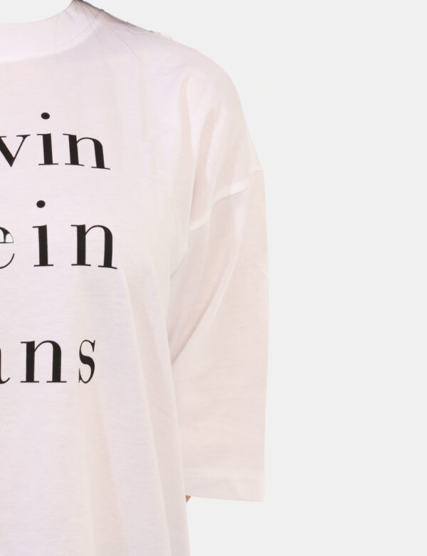 T-shirt Calvin Klein Bianco - Cod. art. LV047B827G OZVi ricordiamo che tutti i nostri articoli sono originali.