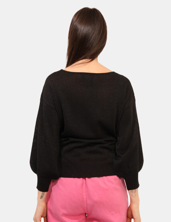 Maglia Yes Zee Nero - Maglia leggera, a maniche lunghe, con scollo a barchetta ed in total nero più filo lurex coordinato. L