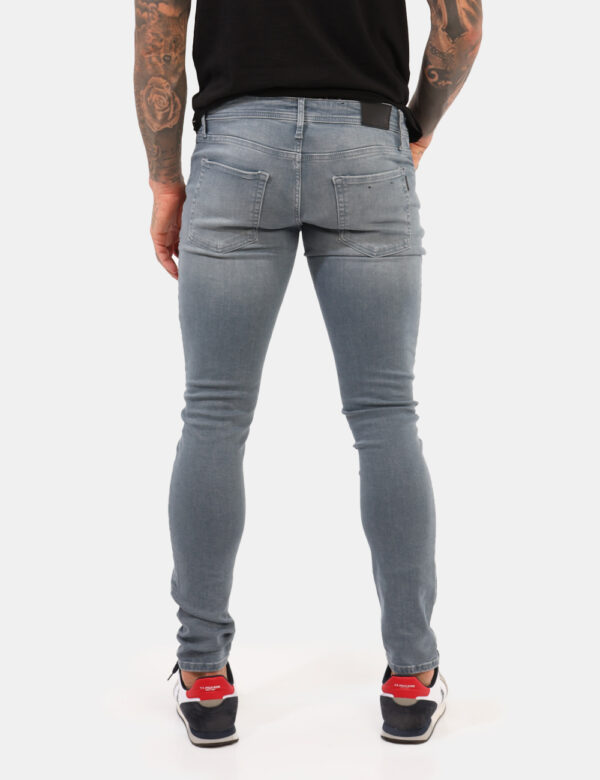 Jeans Antony Morato Jeans - Jeans in total blu denim light, tendente al grigio, con tasche sagomate sul fronte e tasche a to