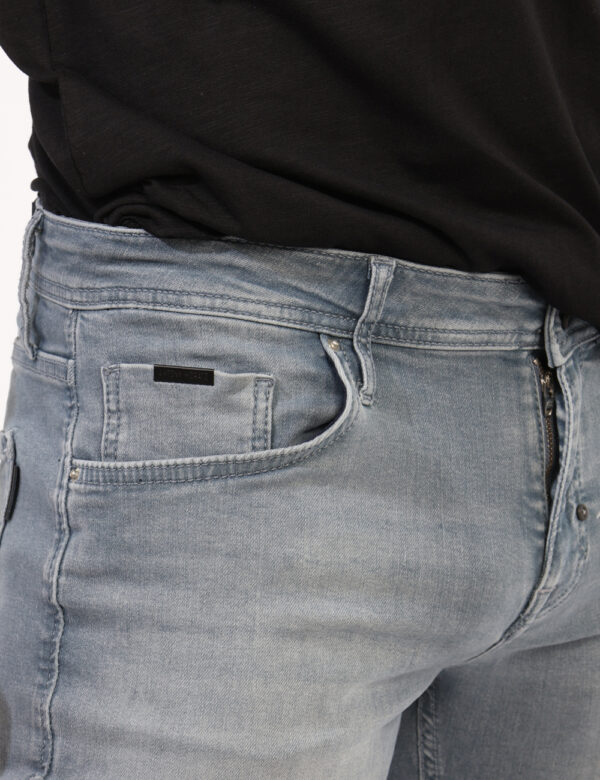 Jeans Antony Morato Jeans - Jeans in total blu denim light, tendente al grigio, con tasche sagomate sul fronte e tasche a to