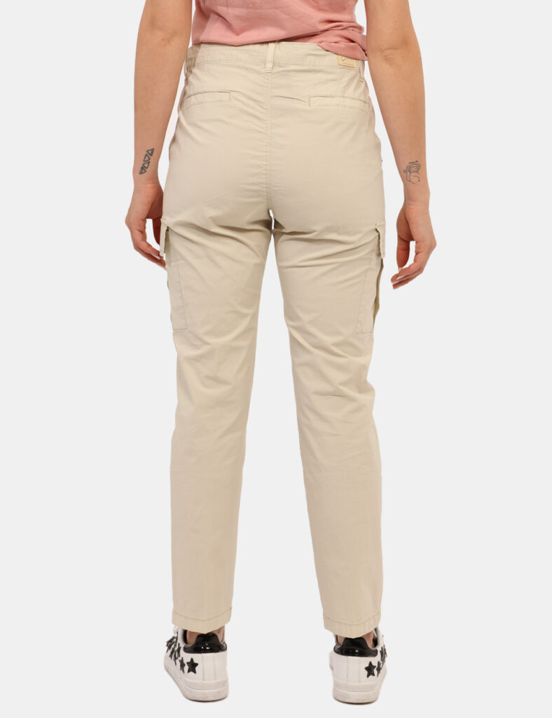 Pantaloni Yes Zee Beige - Pantaloni in total beige, con tasche a taglio trasversale più tasche cargo e dettagli dorati. La v