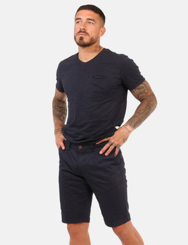 Bermuda Yes Zee Blu - Bermuda in total blu navy, con tasche a taglio trasversale sul fronte e tasche a fessura con bottone s