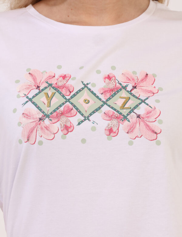 T-shirt Yes Zee Bianco - T-shirt classica su base bianca con stampa floreale coordinata e arricchita da glitter. La vestibil