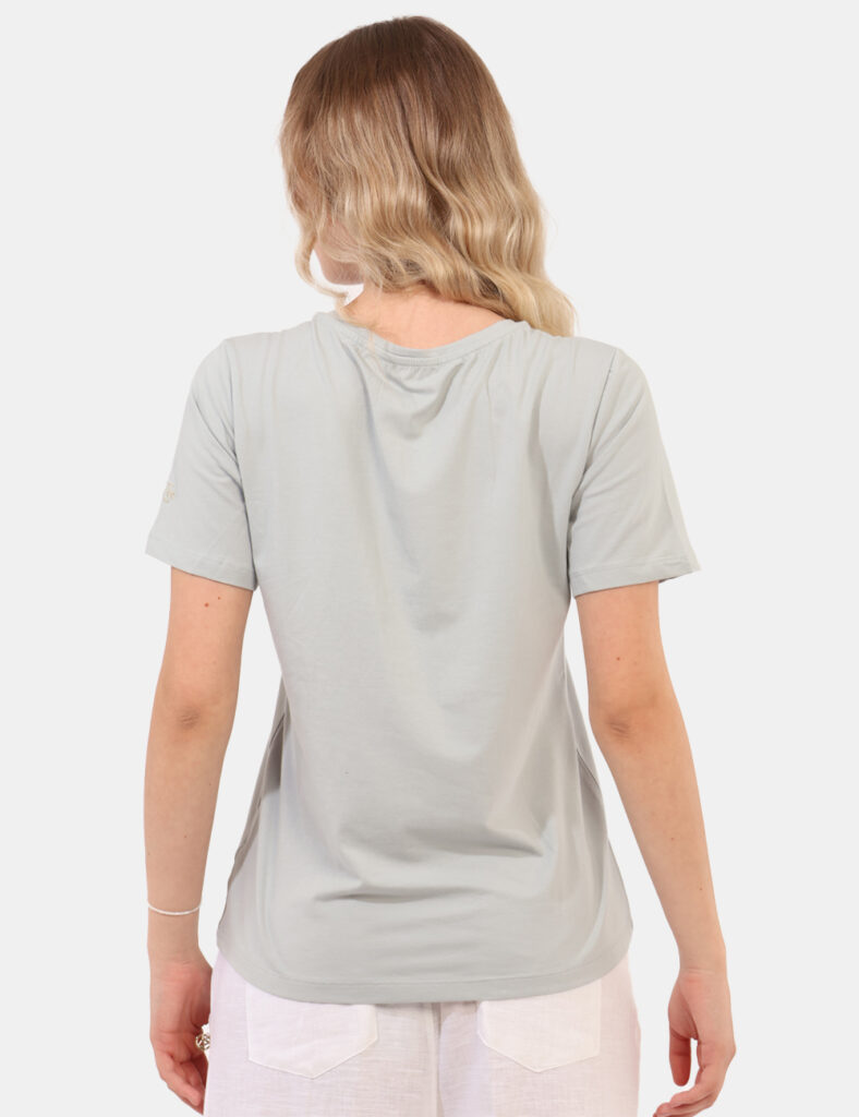 T-shirt Yes Zee Azzurro - T-shirt classica su base azzurro polvere con stampa pendente dal girocollo arricchita da glitter.