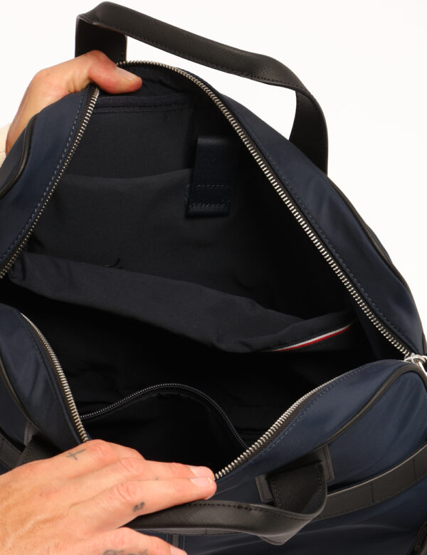 Borsa porta documenti Tommy Hilfiger Blu - Cod. art. XM0XM02914 SZVi ricordiamo che tutti i nostri articoli sono originali.