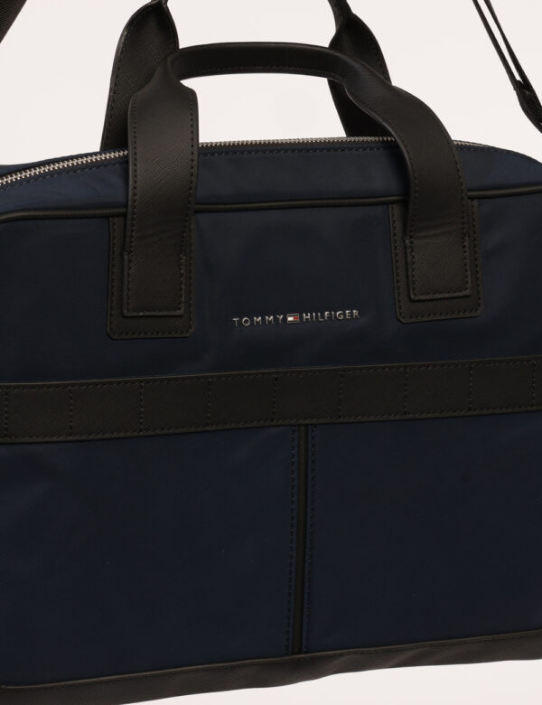 Borsa porta documenti Tommy Hilfiger Blu - Cod. art. XM0XM02914 SZVi ricordiamo che tutti i nostri articoli sono originali.