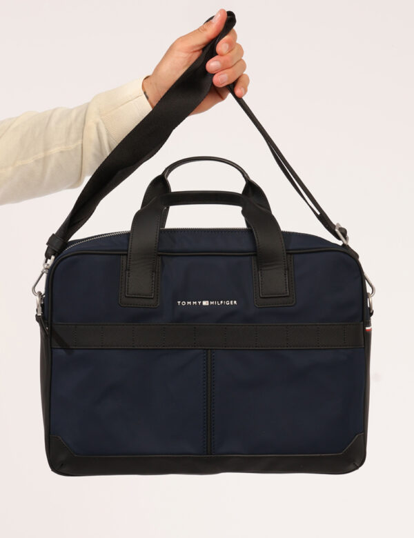 Borsa porta documenti Tommy Hilfiger Blu - Cod. art. XM0XM02914 SZVi ricordiamo che tutti i nostri articoli sono originali.