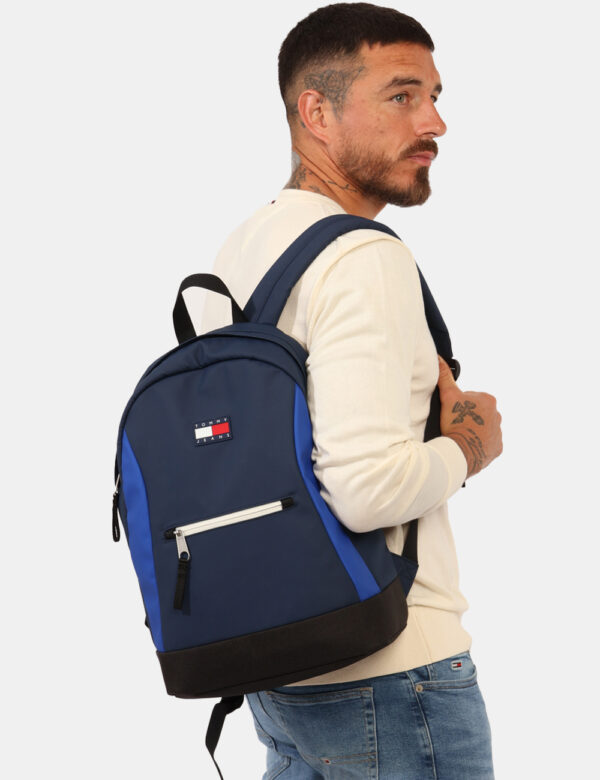 Zaino Tommy Hilfiger Blu - Cod. art. XM0XM02923 SZVi ricordiamo che tutti i nostri articoli sono originali.