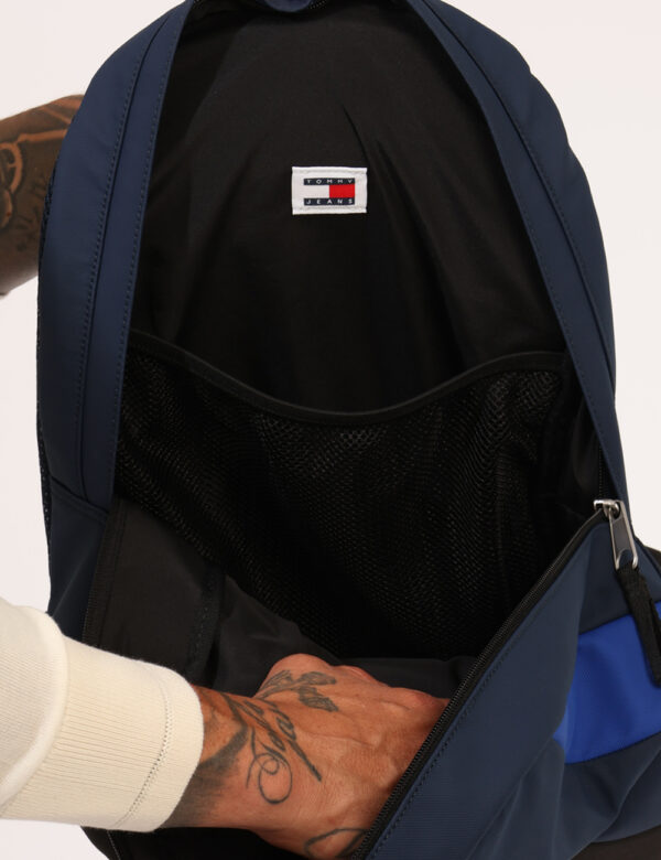 Zaino Tommy Hilfiger Blu - Cod. art. XM0XM02923 SZVi ricordiamo che tutti i nostri articoli sono originali.