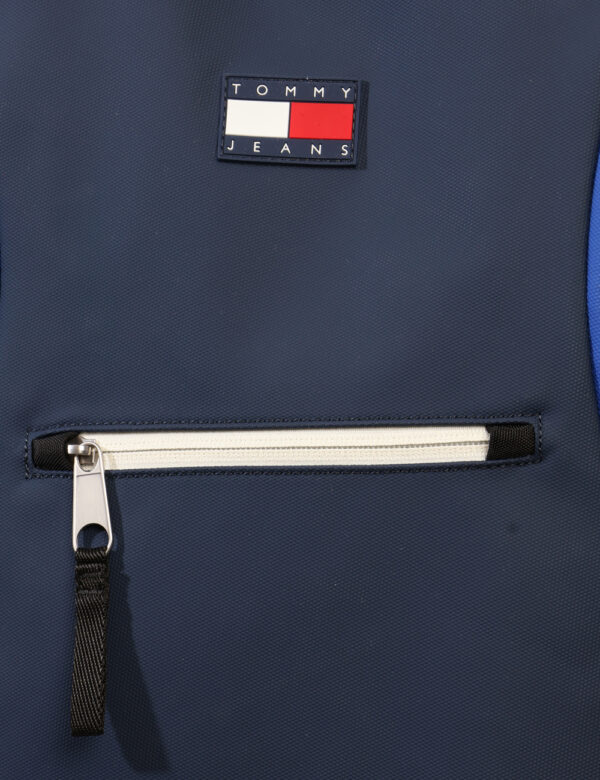 Zaino Tommy Hilfiger Blu - Cod. art. XM0XM02923 SZVi ricordiamo che tutti i nostri articoli sono originali.