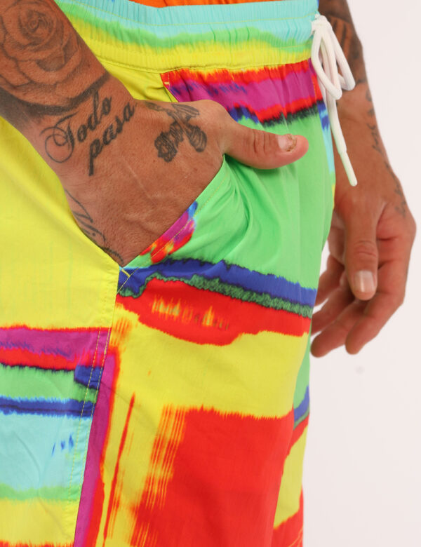 Costume Calvin Klein Fantasia - Costume modello in fantasia super colorata, con tasche a taglio trasversale. La vestibilità