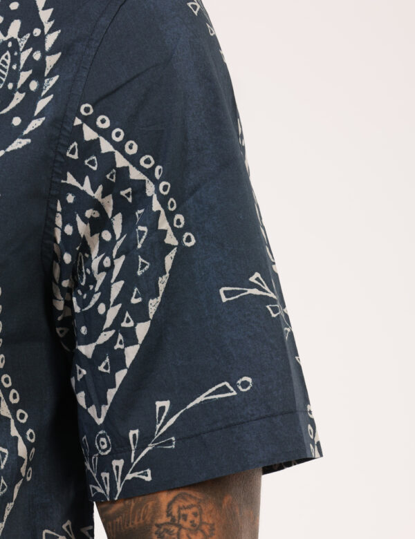 Camicia Goha Blu - Cod. art. 25S14CA FIO3500MUS60 OZVi ricordiamo che tutti i nostri articoli sono originali.