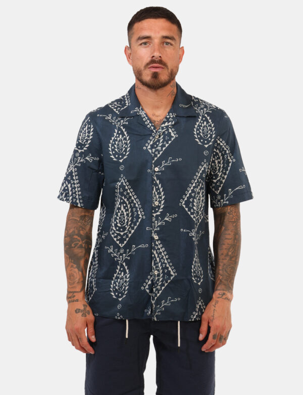 Camicia Goha Blu - Cod. art. 25S14CA FIO3500MUS60 OZVi ricordiamo che tutti i nostri articoli sono originali.