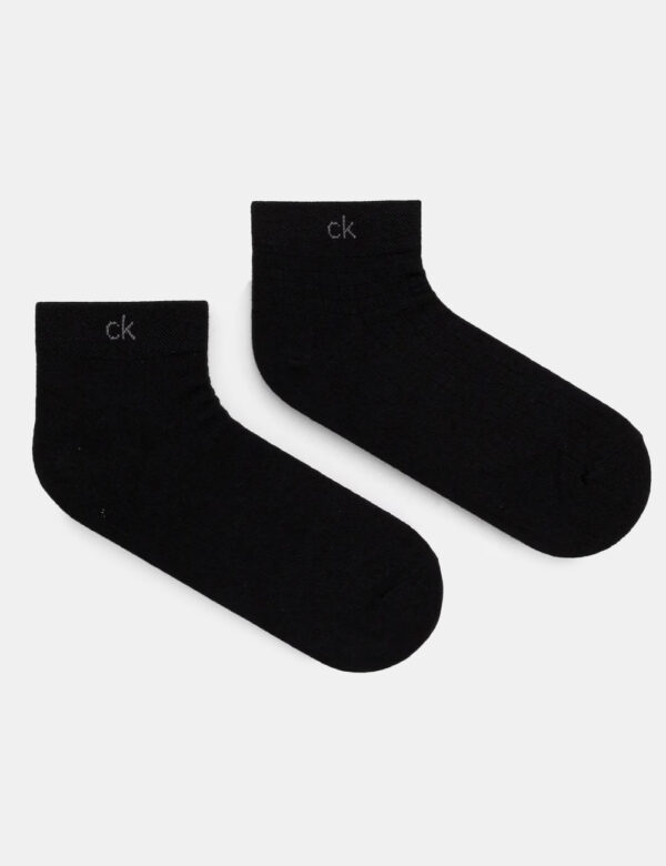 Pack 2 calze Calvin Klein Nero - Cod. art. 701231369 2P OZVi ricordiamo che tutti i nostri articoli sono originali.
