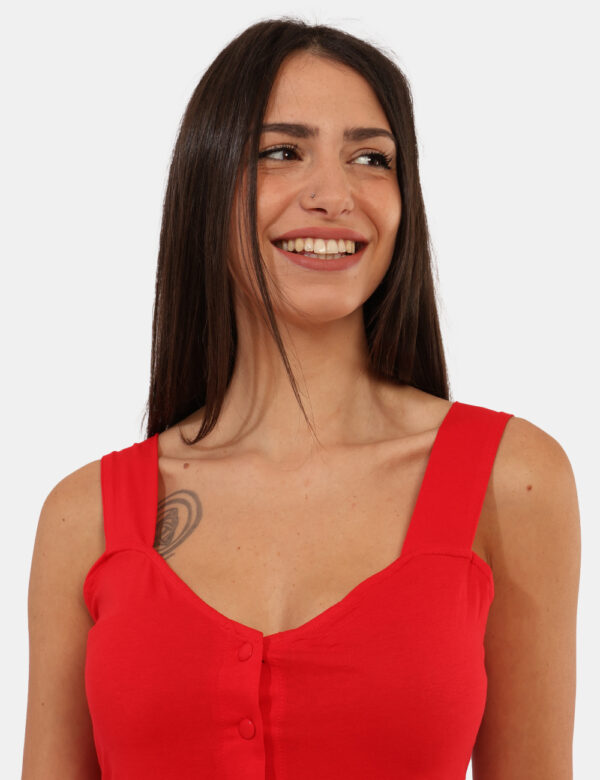 Vestito Ake Rosso - Abito corto in total rosso, con spalline e scollo a V. La vestibilità è morbida e pratica grazie a serie