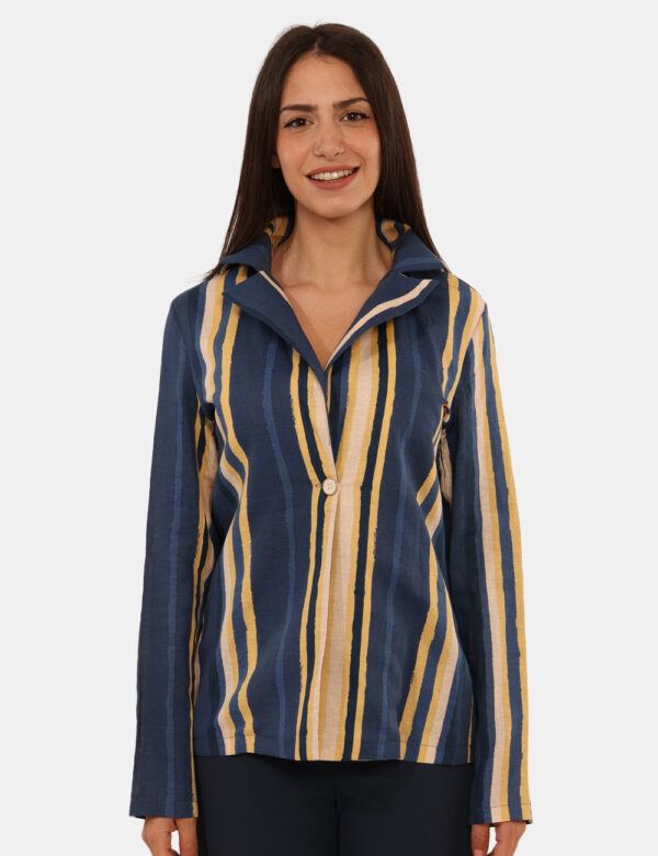 Blazer Yes Zee Blu - Blazer in lino su fantasia rigata blu e gialla. La vestibilità è morbida e pratica grazie ad unico bott